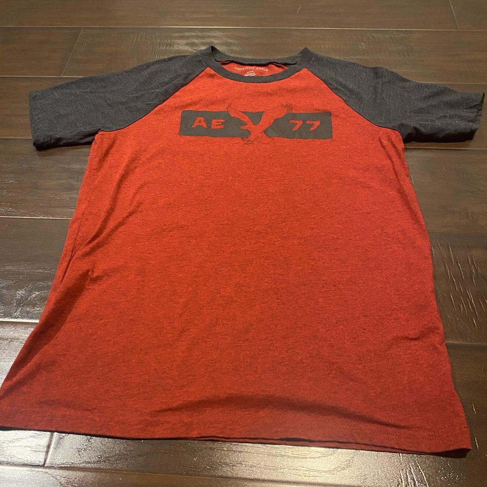 Men’s American Eagle Tee Medium